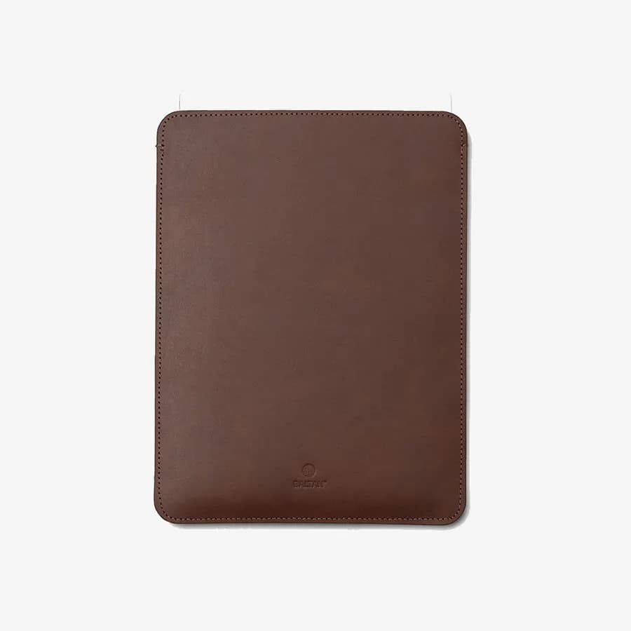 Baltan Etui skórzane Premium do MacBooka Pro 14" M5 ciemny brąz, zdjęcie 1 z 5
