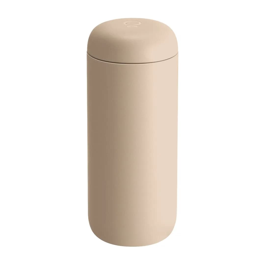 Fellow Kubek termiczny 473 ml Carter Move Mug piaskowy, zdjęcie 1 z 4
