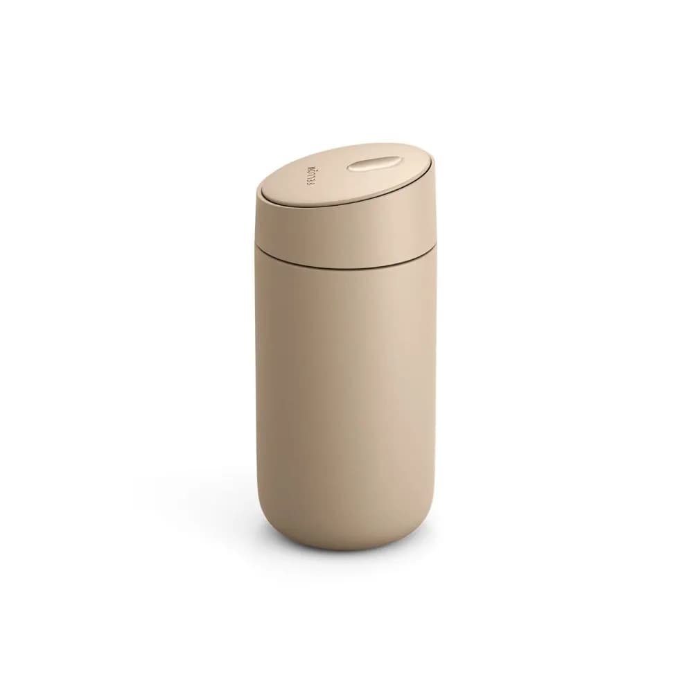 Fellow Kubek termiczny 473 ml Carter Slide Mug piaskowy, zdjęcie 1 z 3