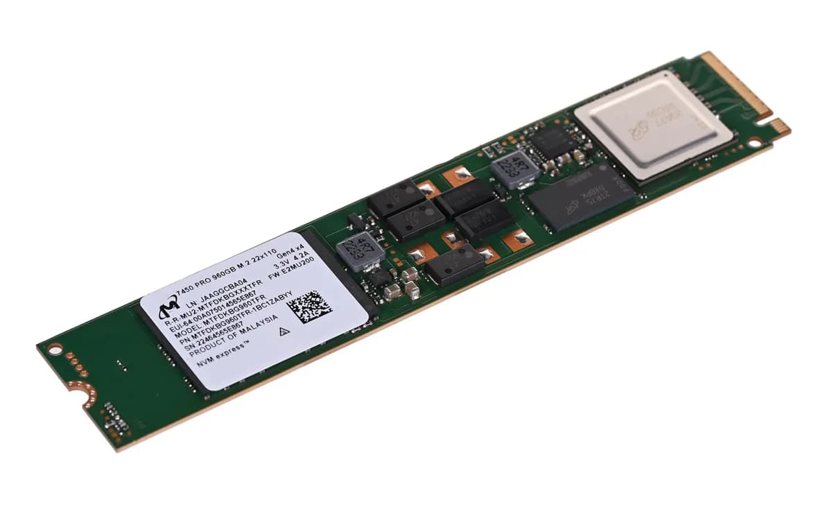 Micron Dysk SSD 7450 PRO 960GB M.2 (22x110) NVMe Gen4 MTFDKBG960TFR-1BC1ZABYYR (DWPD 1), zdjęcie 1 z 5