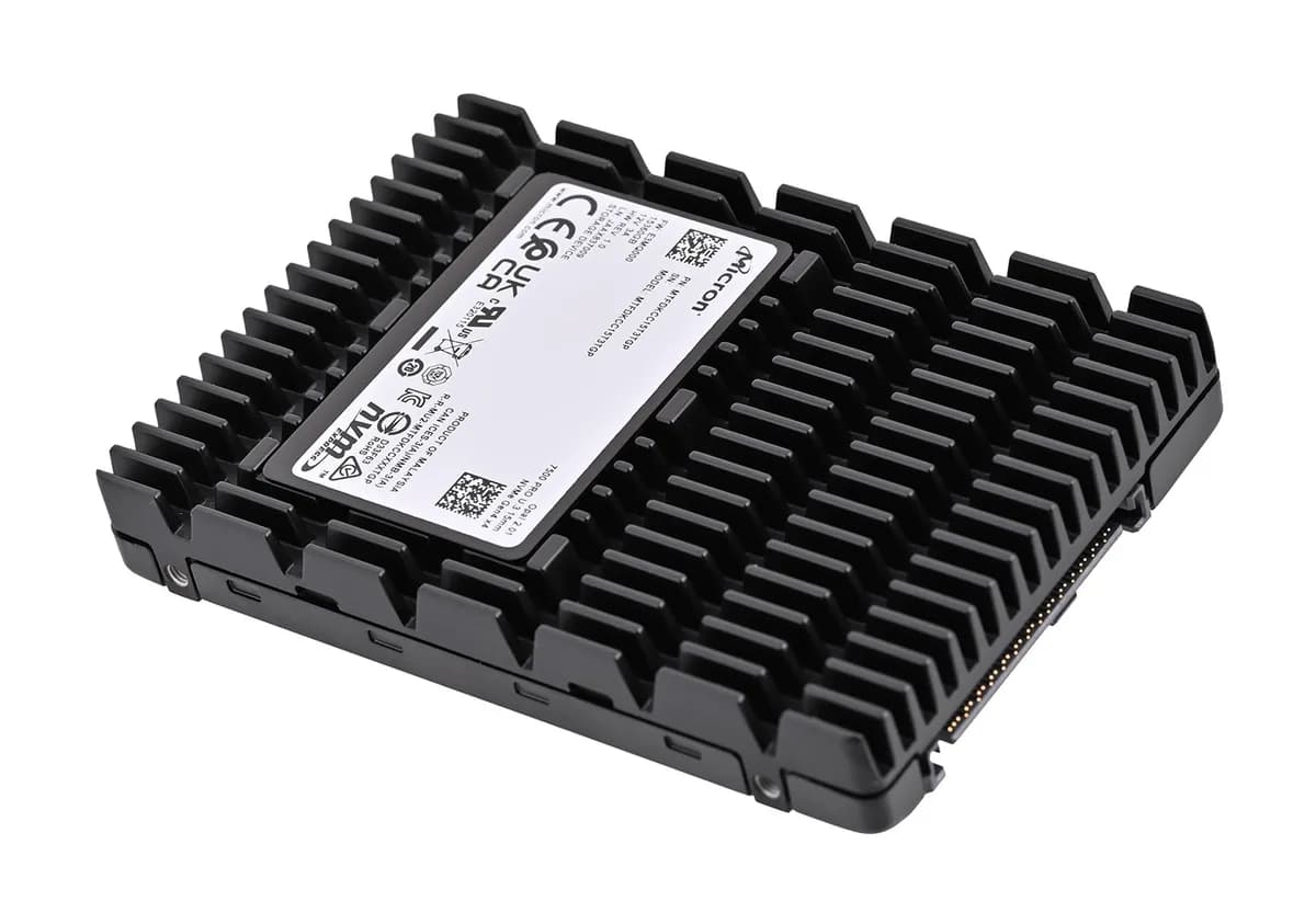 Micron Dysk SSD 7500 PRO 15.36TB U.3 (15mm) NVMe Gen4 MTFDKCC15T3TGP-1BK1DABYYR (DWPD 1) TCG, zdjęcie 1 z 4