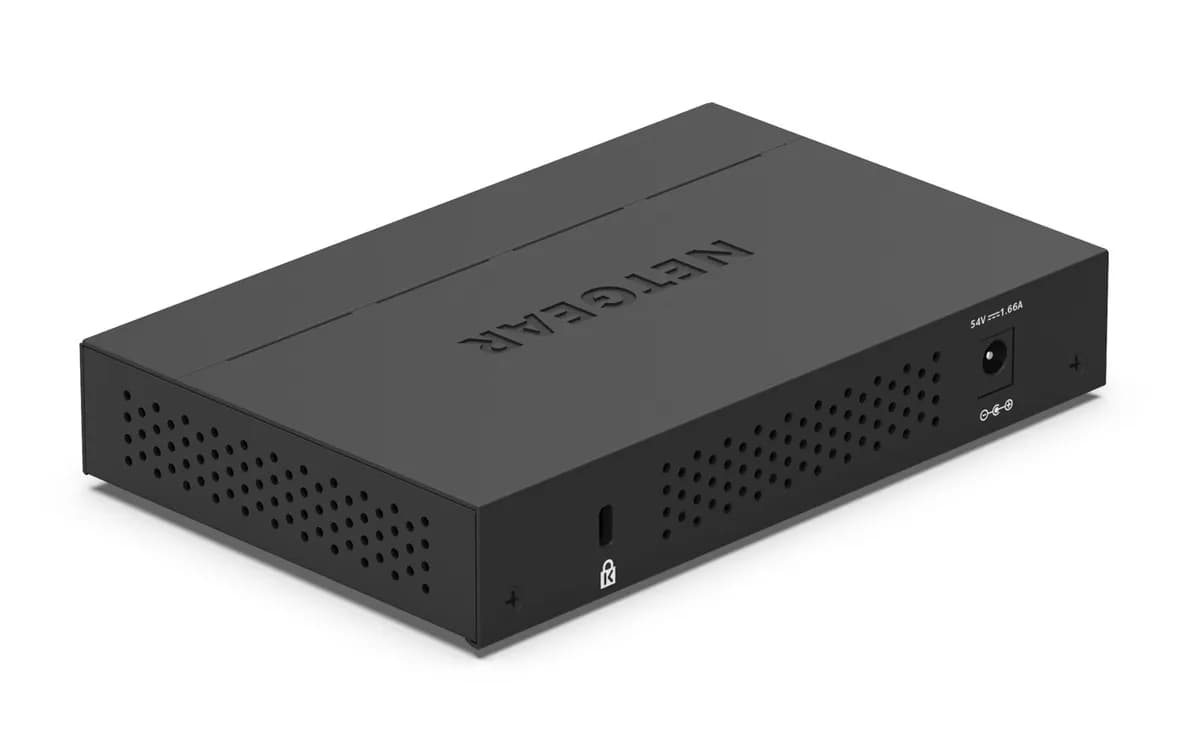 Netgear Switch GS305PP-300EUS 5p PoE 120W (PoE+: 4p) Unmanaged Gigabit, zdjęcie 1 z 6